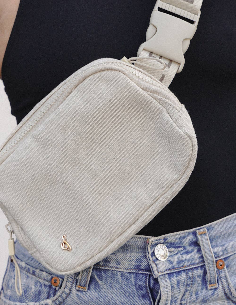 The Crossbody Belt Faith Bag