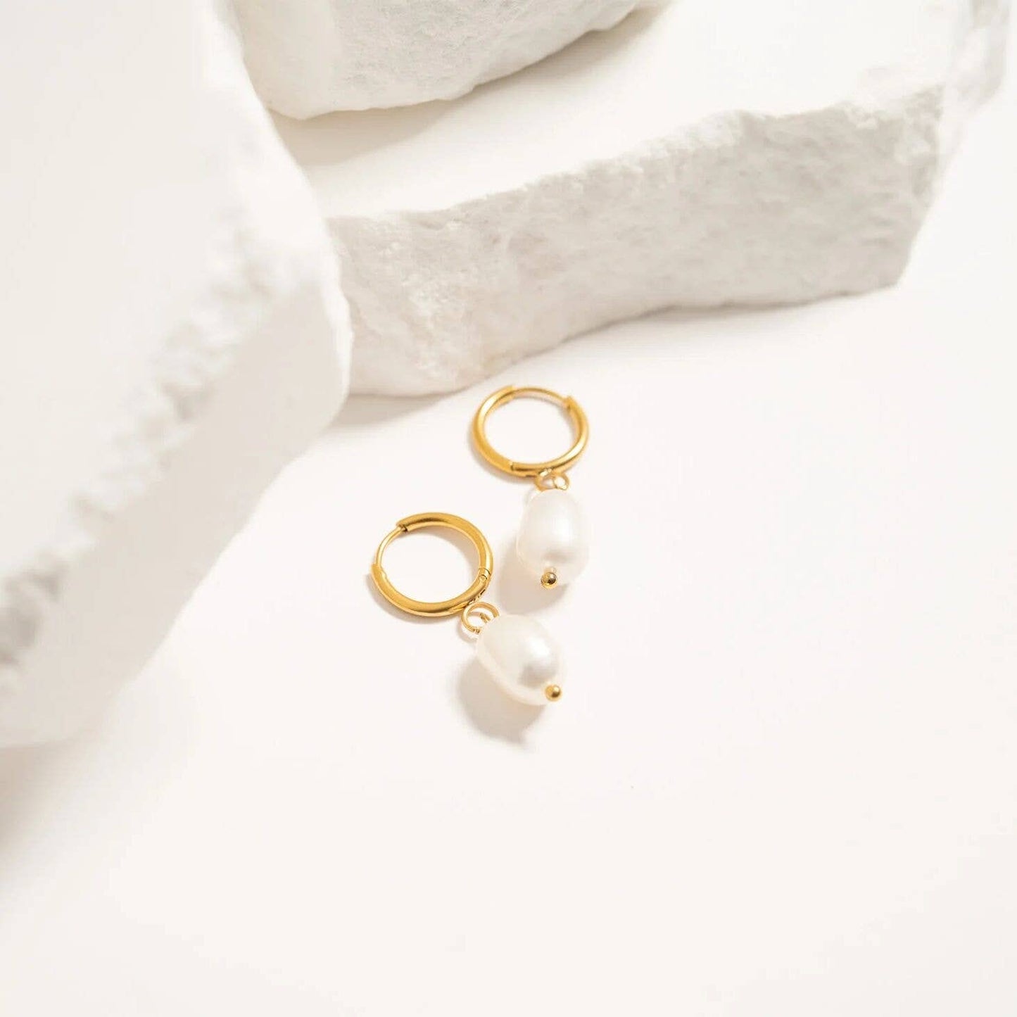 18K Gold PVD Freshwater Pearl Huggie Earrings: Gold