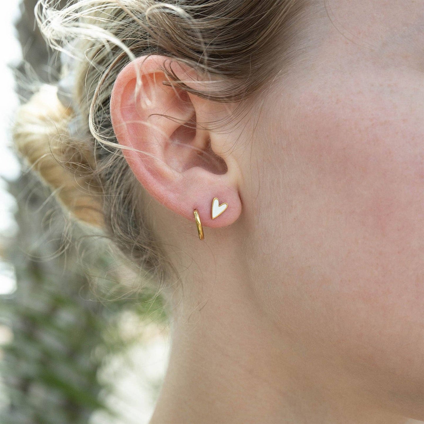 White Heart Stud Earrings: 18K Yellow Gold PVD Stainless Steel